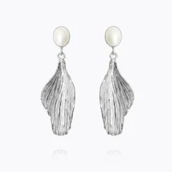 Caroline Svedbom Mini Golden Leaf Earrings/Pearl- Örhängen