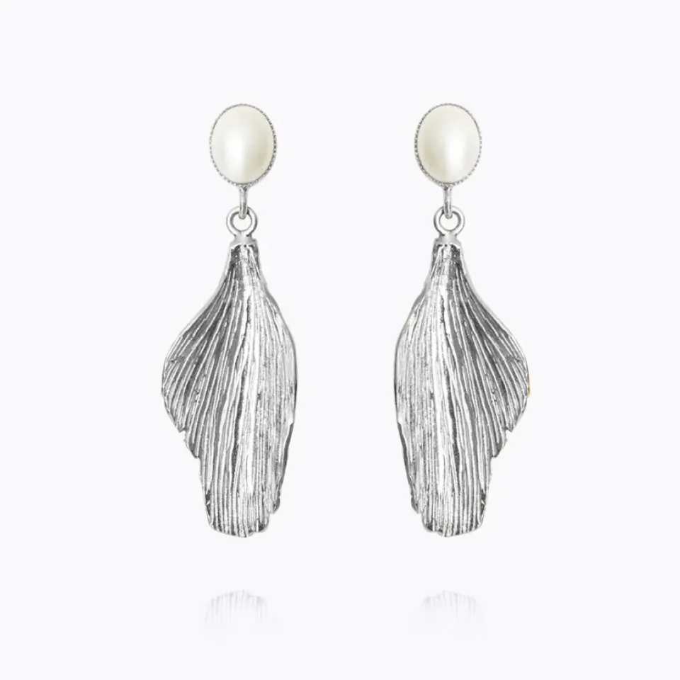 Caroline Svedbom Mini Golden Leaf Earrings/Pearl- Örhängen